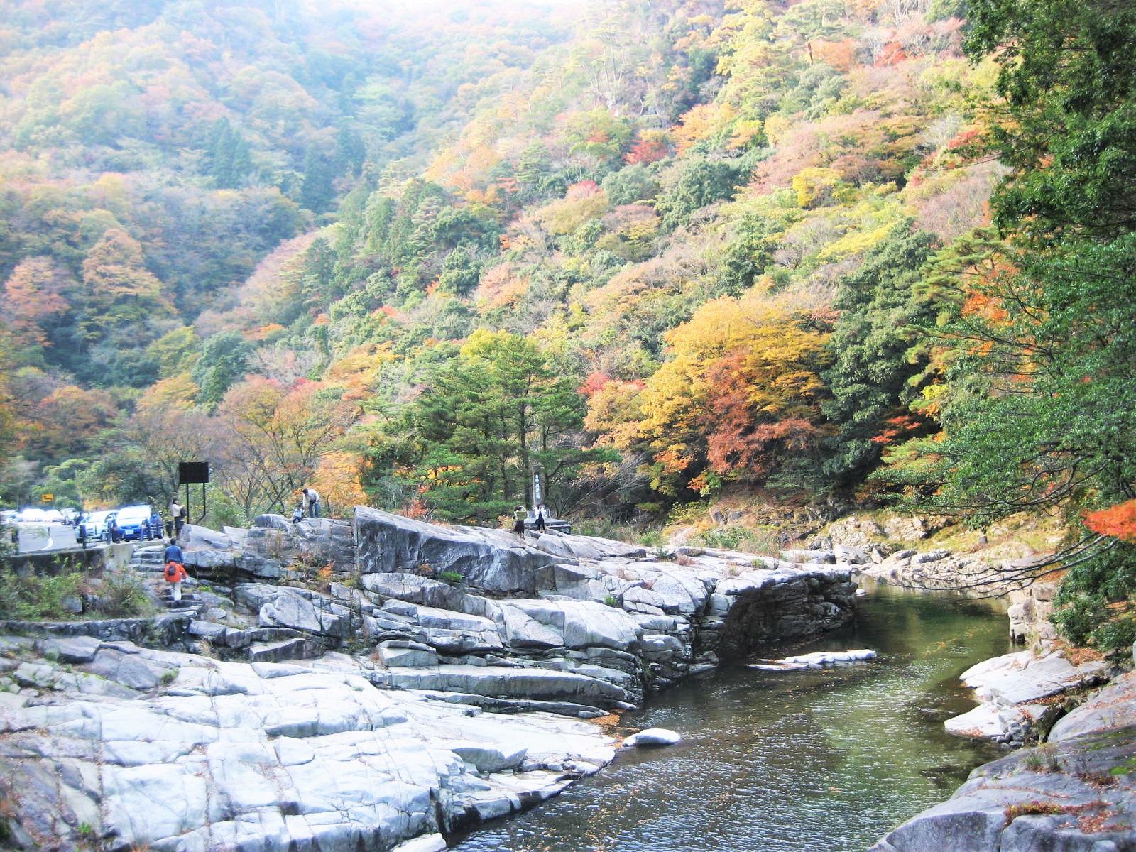 奥津渓で紅葉もみじ狩り 見頃時期や紅葉祭りなど紹介 情報発信ブログサイト Blue Rose