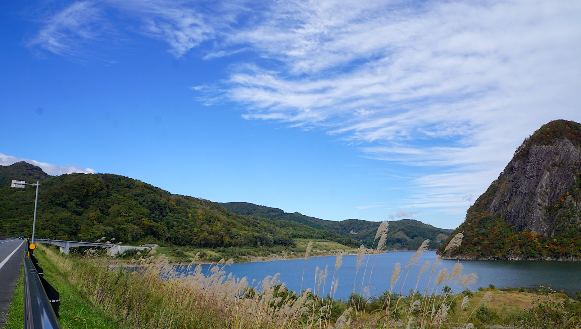 錦秋湖で紅葉もみじ狩り 見頃時期など紹介 美しい景色 情報発信ブログサイト Blue Rose