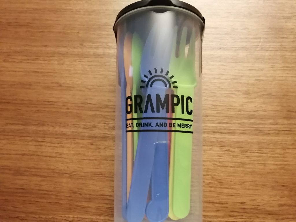 Daisoのおすすめピクニック必需品 カトラリーにコップセット 情報発信ブログサイト Blue Rose